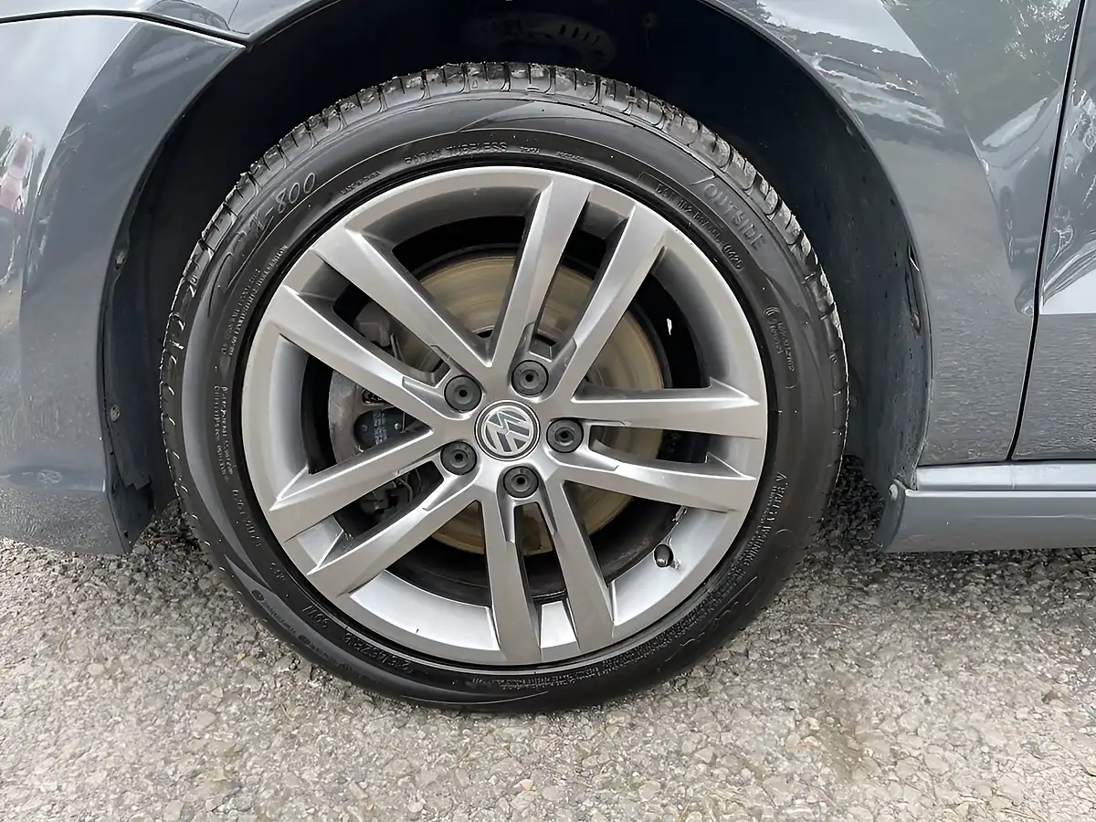 Used 2016 Volkswagen Polo R-Line Grey - Interior and Exterior details 10