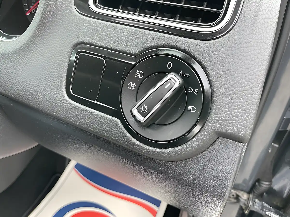 Used 2016 Volkswagen Polo R-Line Grey - Interior and Exterior details 17