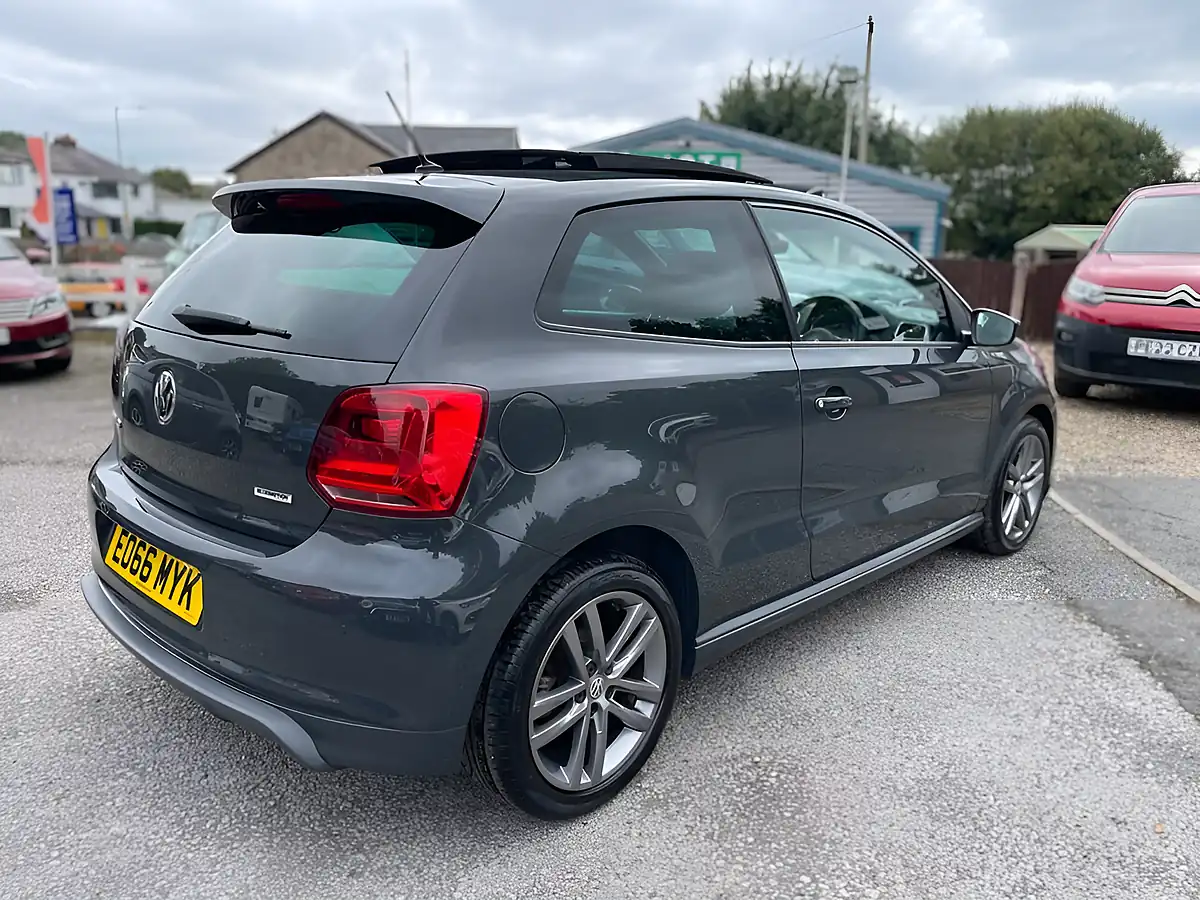 Used 2016 Volkswagen Polo R-Line Grey - Interior and Exterior details 9
