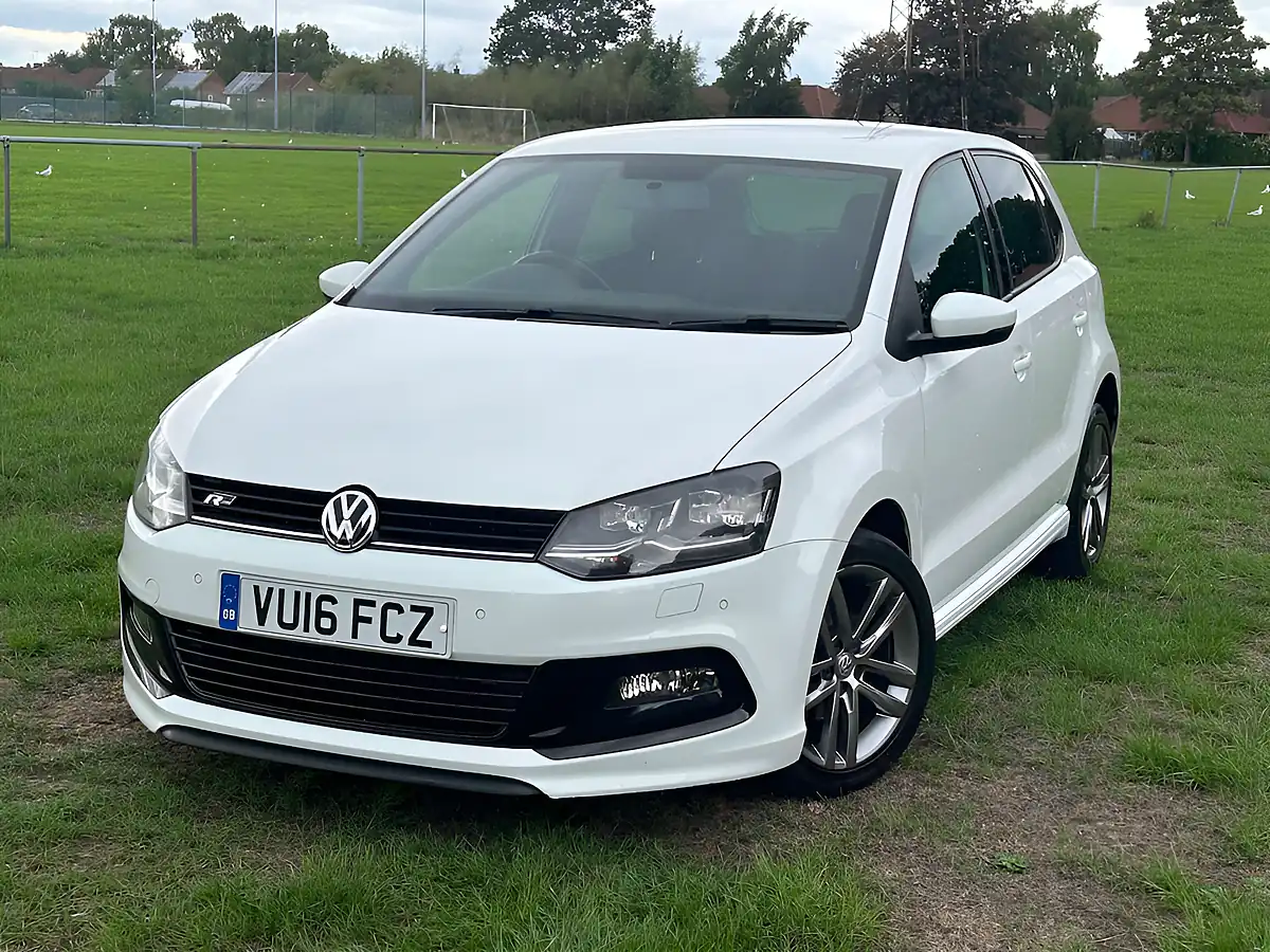 Used 2016 Volkswagen Polo R-Line White - Front View