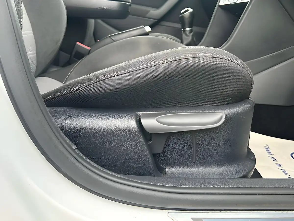 Used 2016 Volkswagen Polo R-Line White - Interior and Exterior details 18
