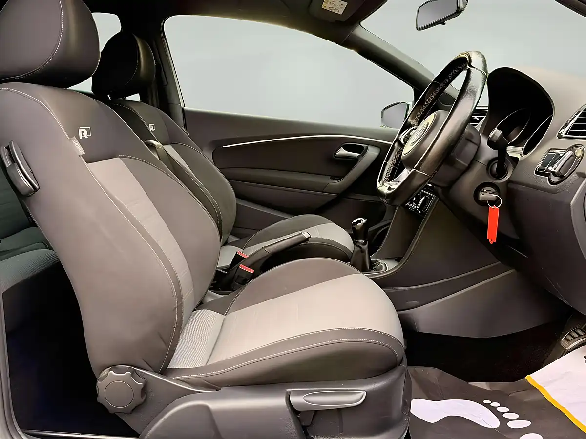 Used 2016 Volkswagen Polo R-Line White - Interior and Exterior details 11