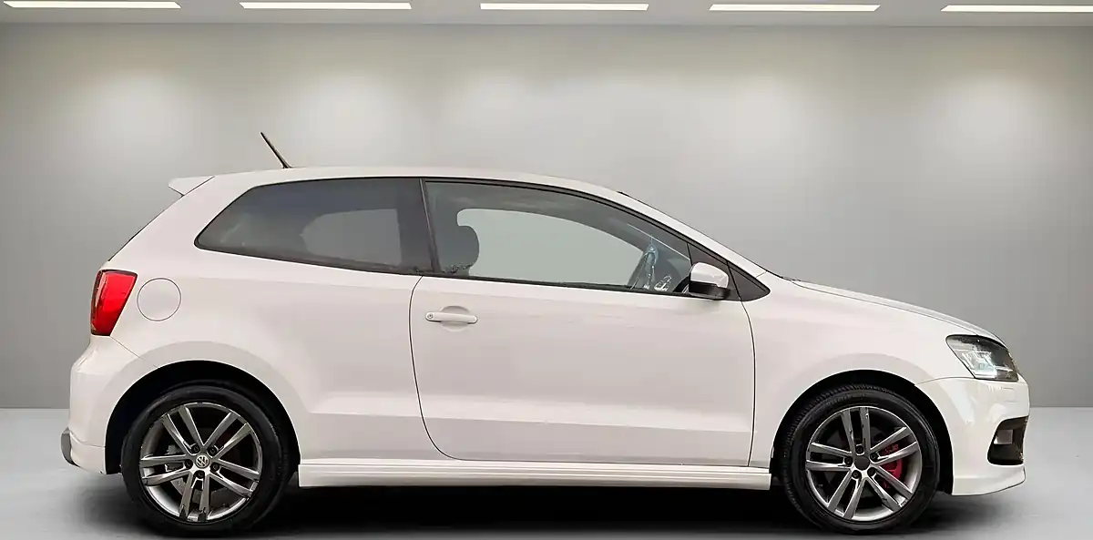 Used 2016 Volkswagen Polo R-Line White - Interior and Exterior details 4