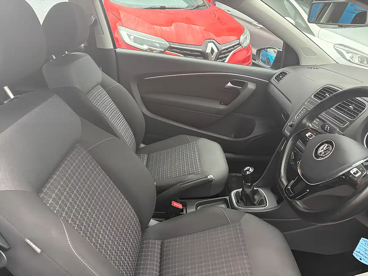 Used 2016 Volkswagen Polo Se Black - Interior and Exterior details 10