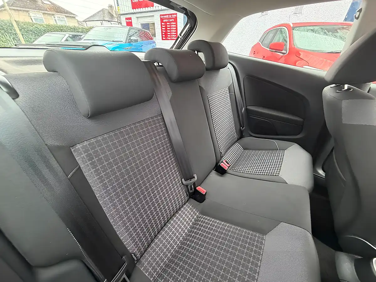 Used 2016 Volkswagen Polo Se Black - Interior and Exterior details 13