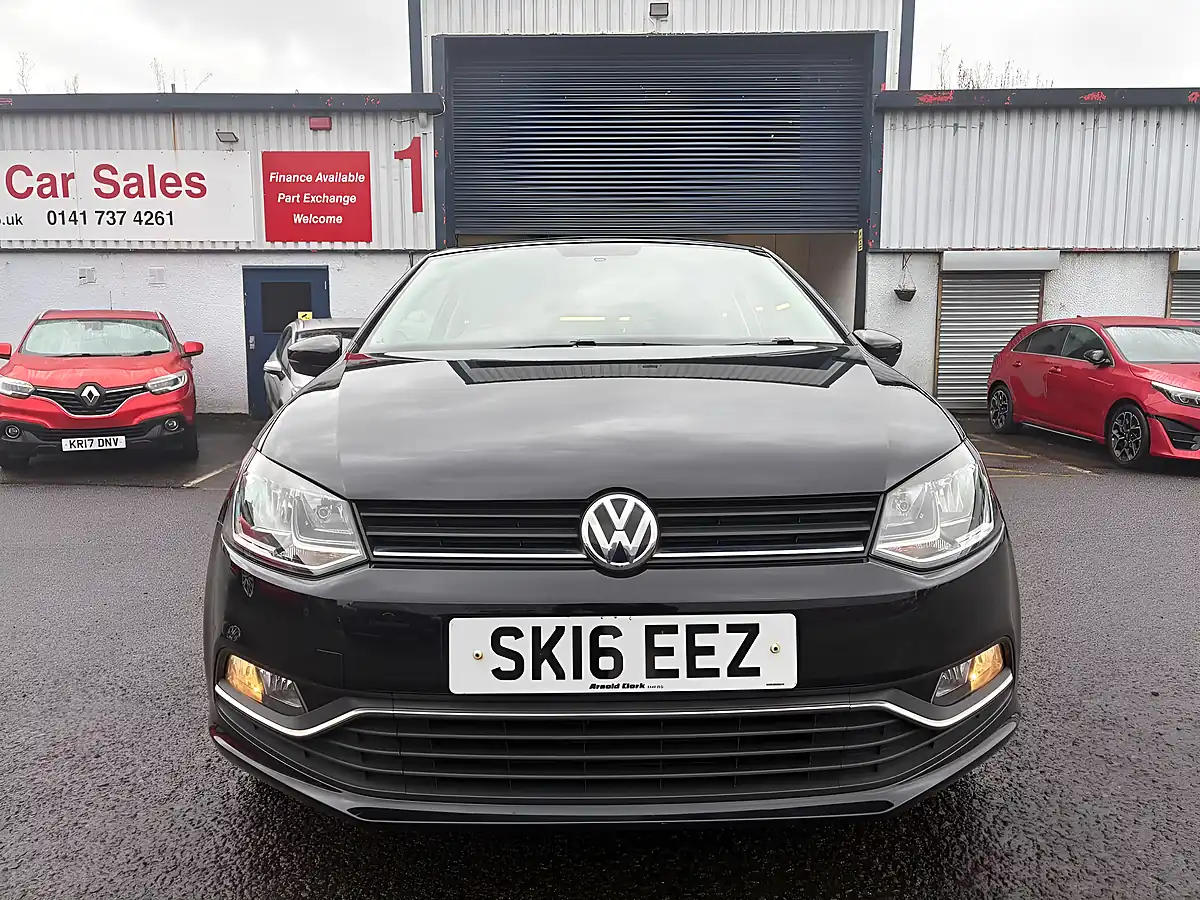 Used 2016 Volkswagen Polo Se Black - Interior and Exterior details 2