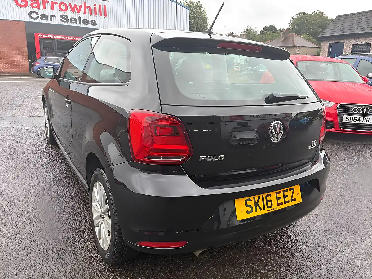 Used 2016 Volkswagen Polo Se Black - Interior and Exterior details 5