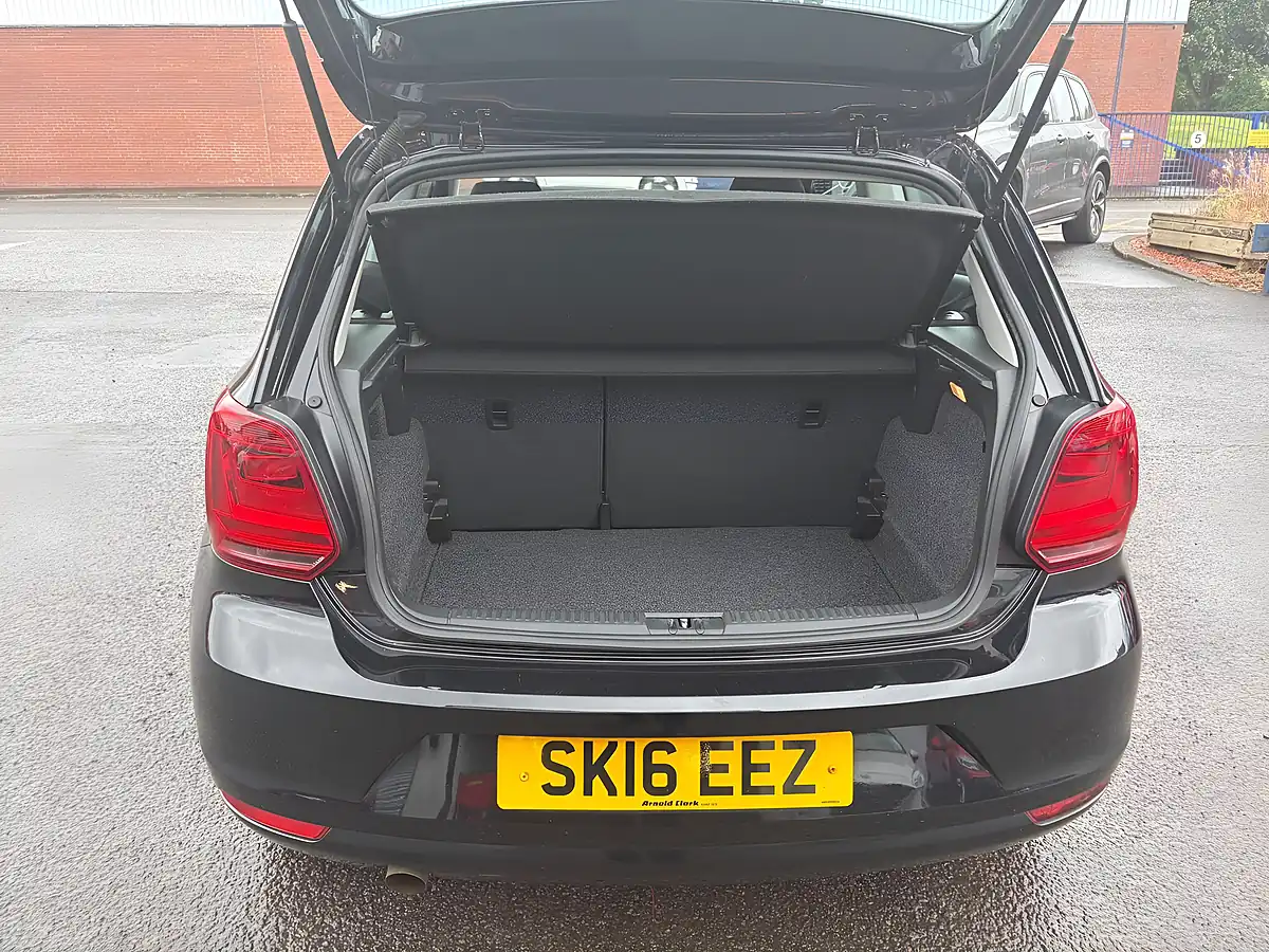 Used 2016 Volkswagen Polo Se Black - Interior and Exterior details 6
