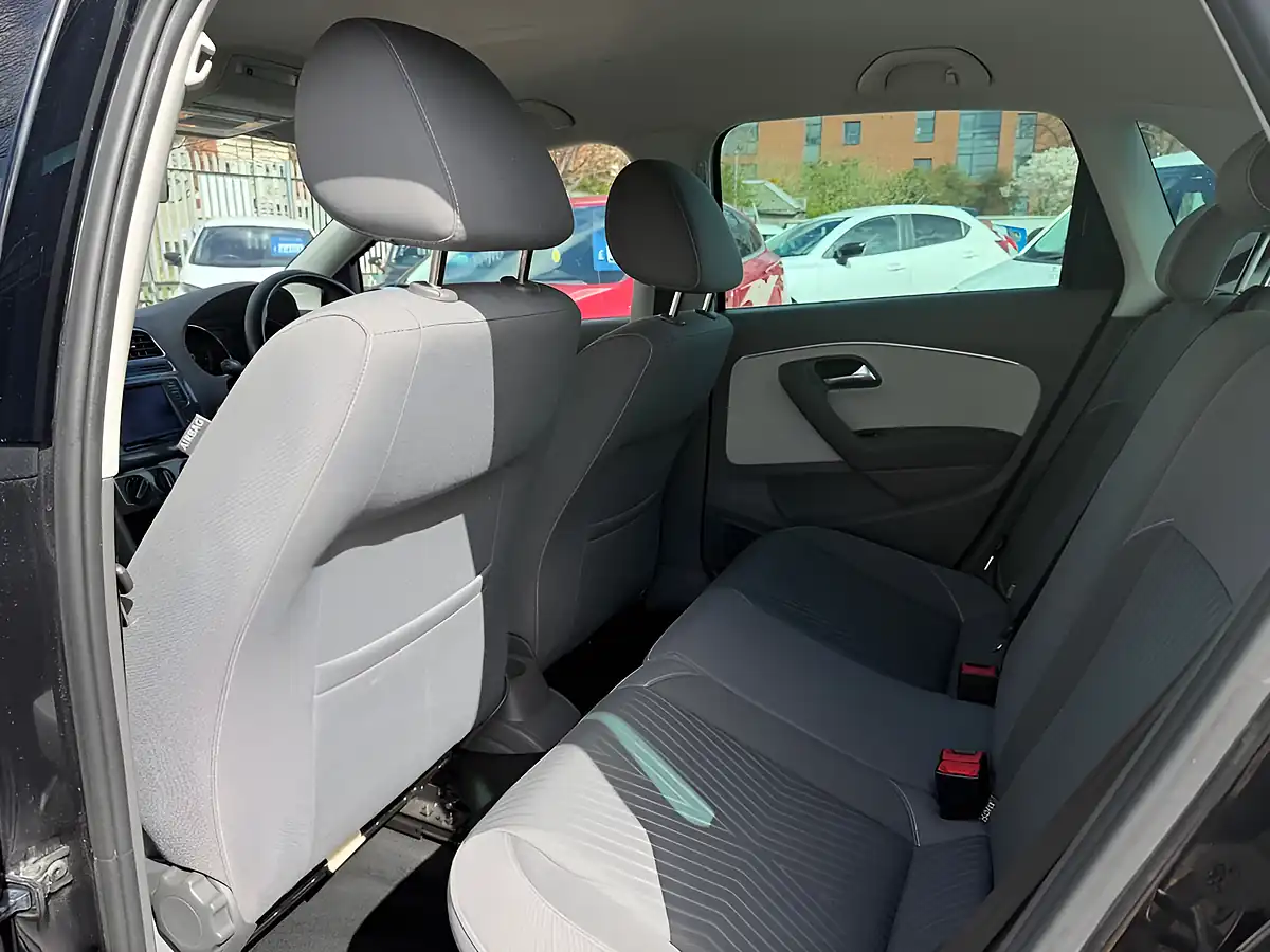 Used 2016 Volkswagen Polo Se Design Black - Interior and Exterior details 10