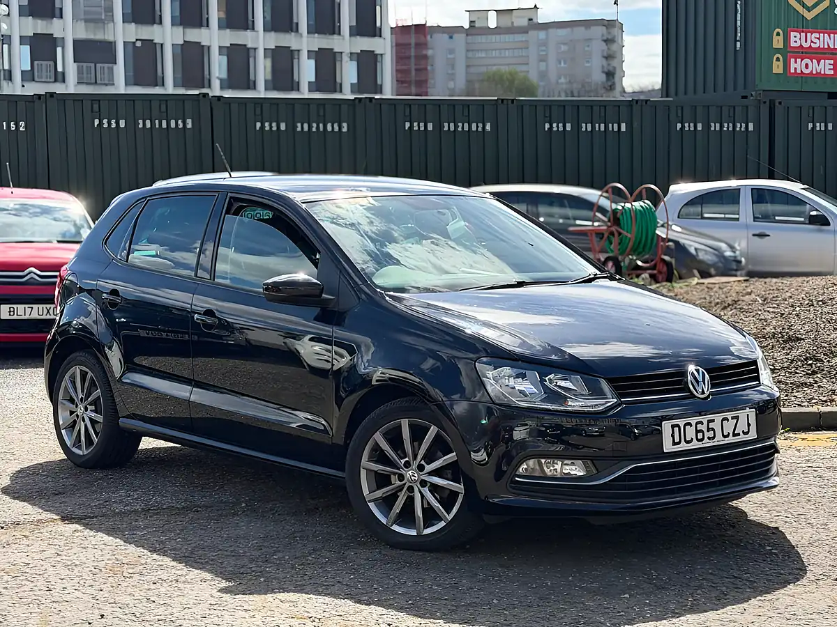 Used 2016 Volkswagen Polo Se Design Black - Interior and Exterior details 3