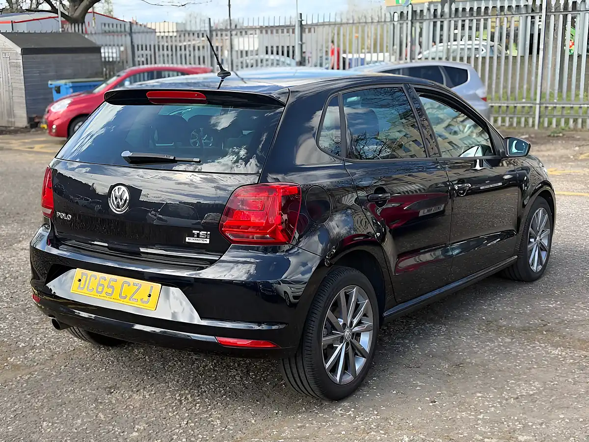 Used 2016 Volkswagen Polo Se Design Black - Interior and Exterior details 6