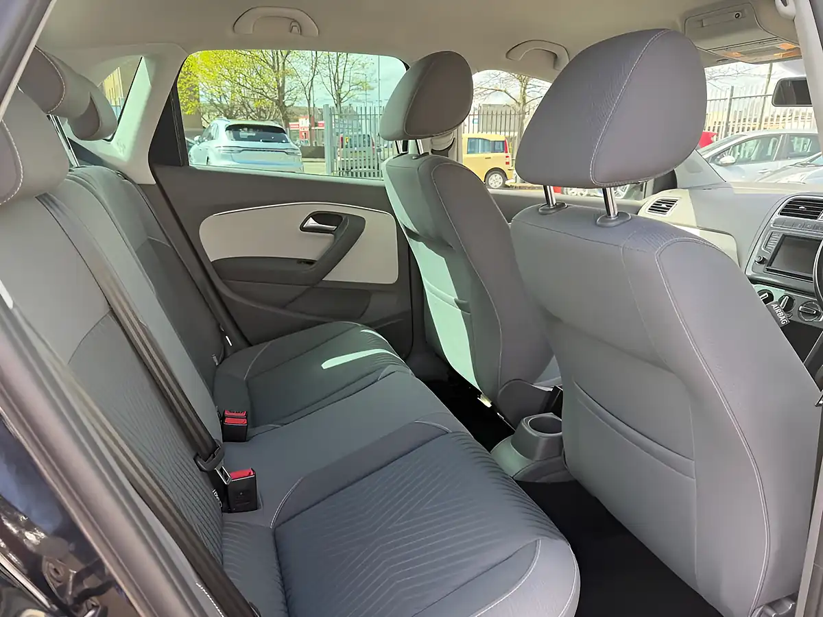 Used 2016 Volkswagen Polo Se Design Black - Interior and Exterior details 9