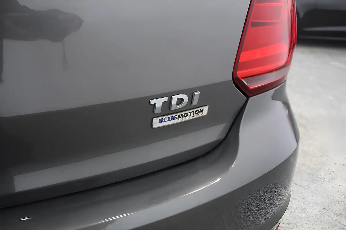 Used 2016 Volkswagen Polo Se Grey - Interior and Exterior details 12