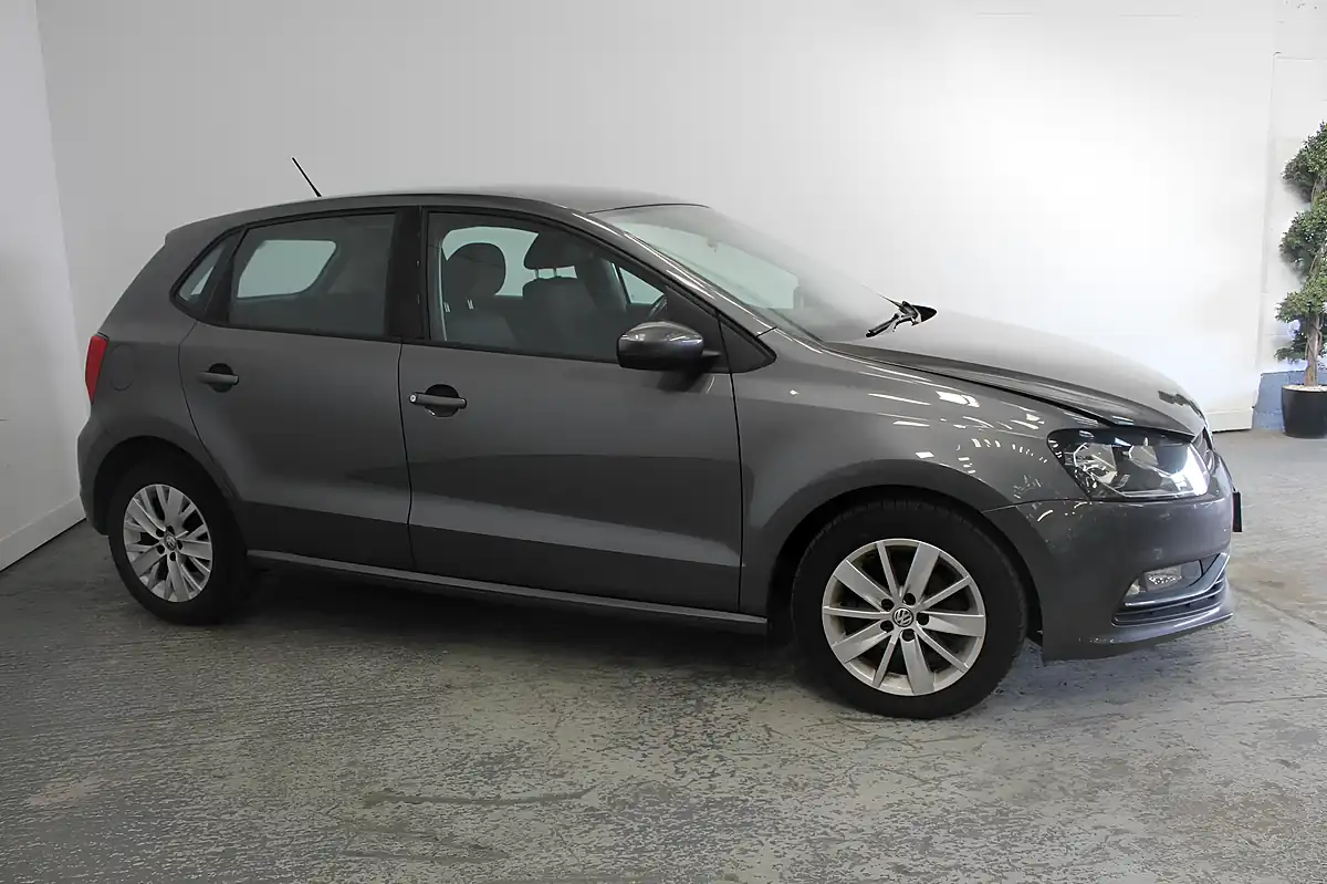 Used 2016 Volkswagen Polo Se Grey - Interior and Exterior details 3