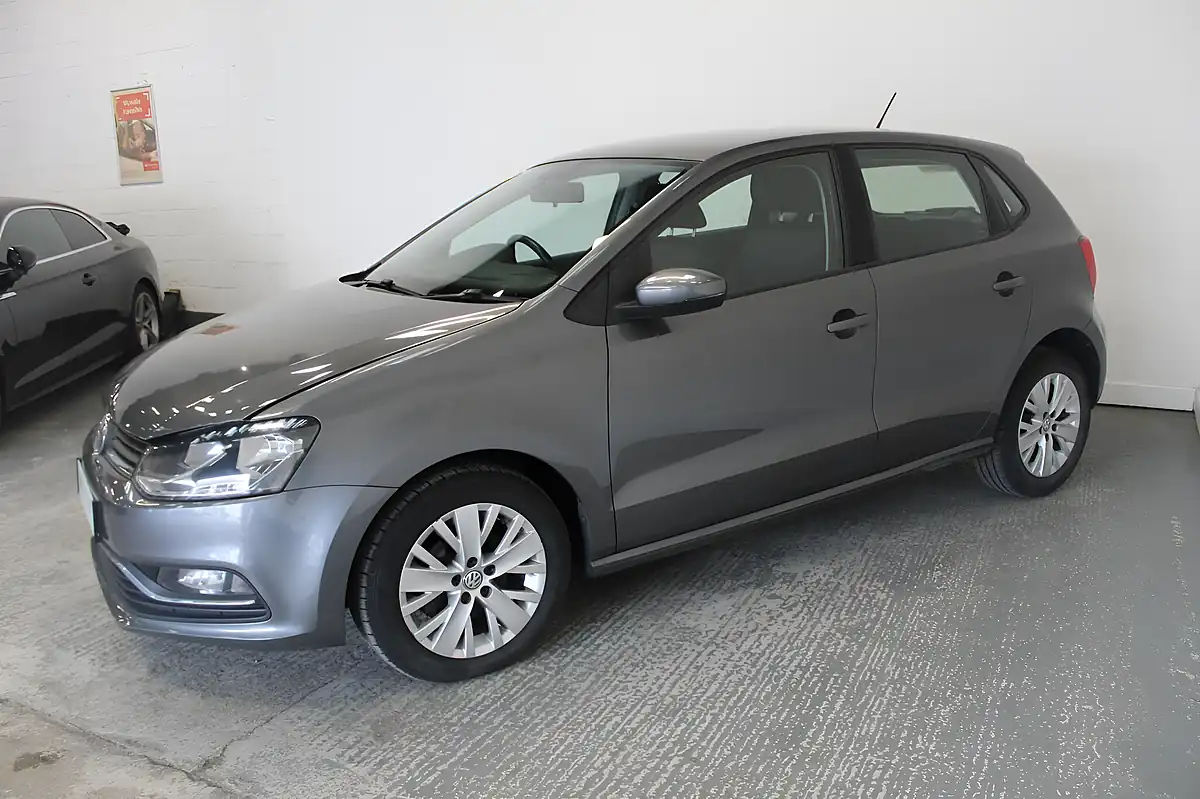 Used 2016 Volkswagen Polo Se Grey - Interior and Exterior details 4