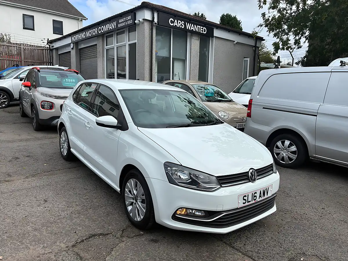 Used 2016 Volkswagen Polo Se White - Front View