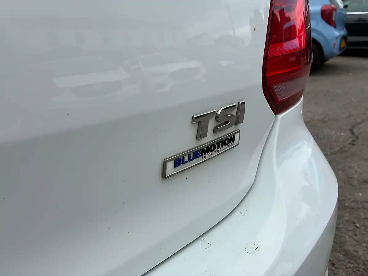 Used 2016 Volkswagen Polo Se White - Interior and Exterior details 12