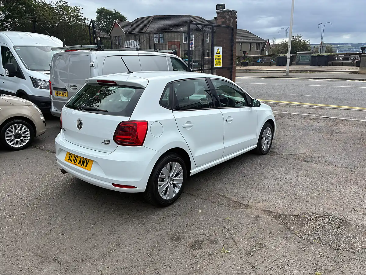 Used 2016 Volkswagen Polo Se White - Interior and Exterior details 3