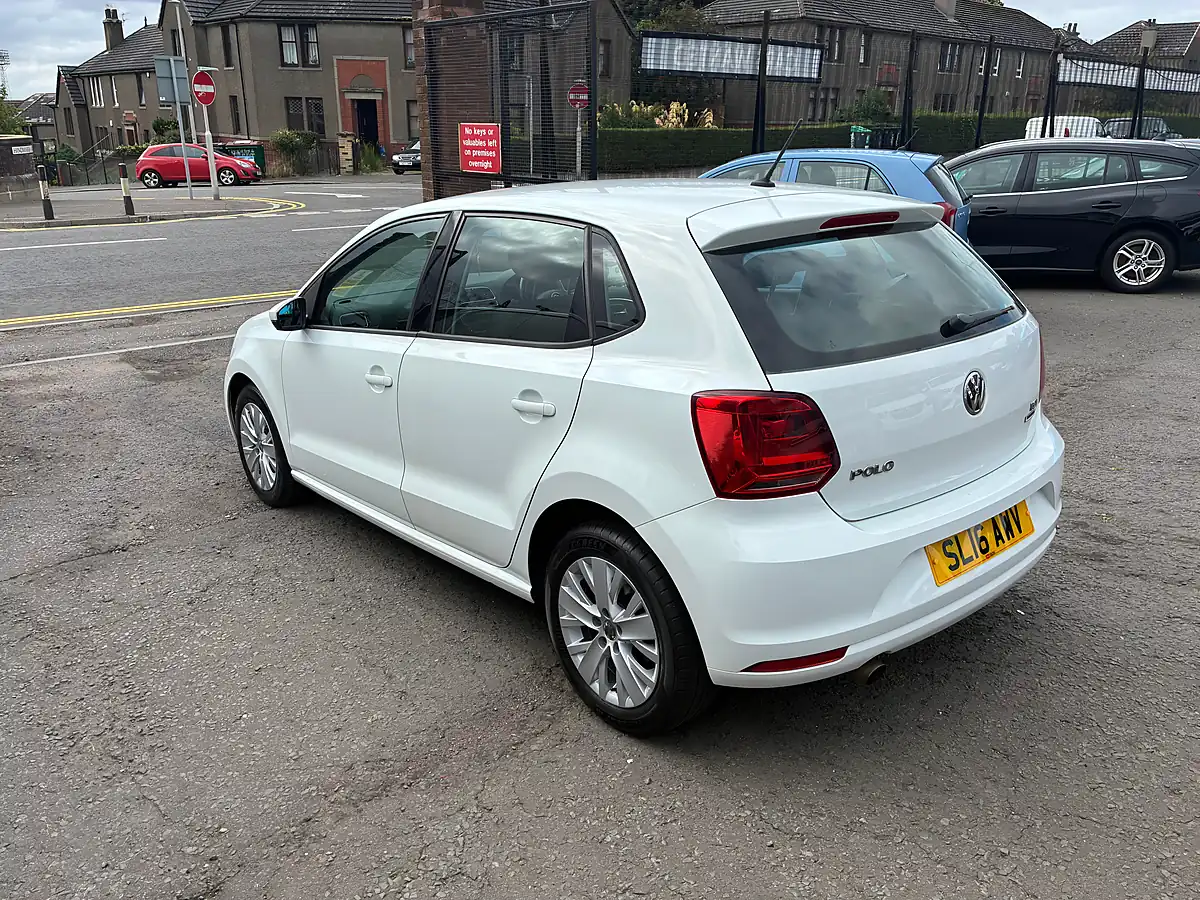 Used 2016 Volkswagen Polo Se White - Interior and Exterior details 5