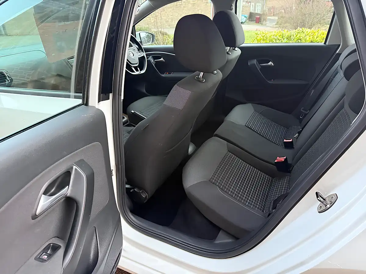 Used 2016 Volkswagen Polo Se White - Interior and Exterior details 12