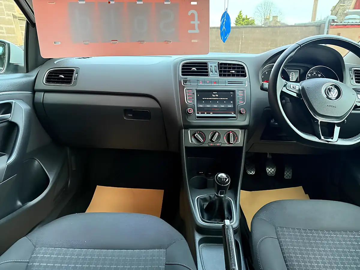Used 2016 Volkswagen Polo Se White - Interior and Exterior details 16