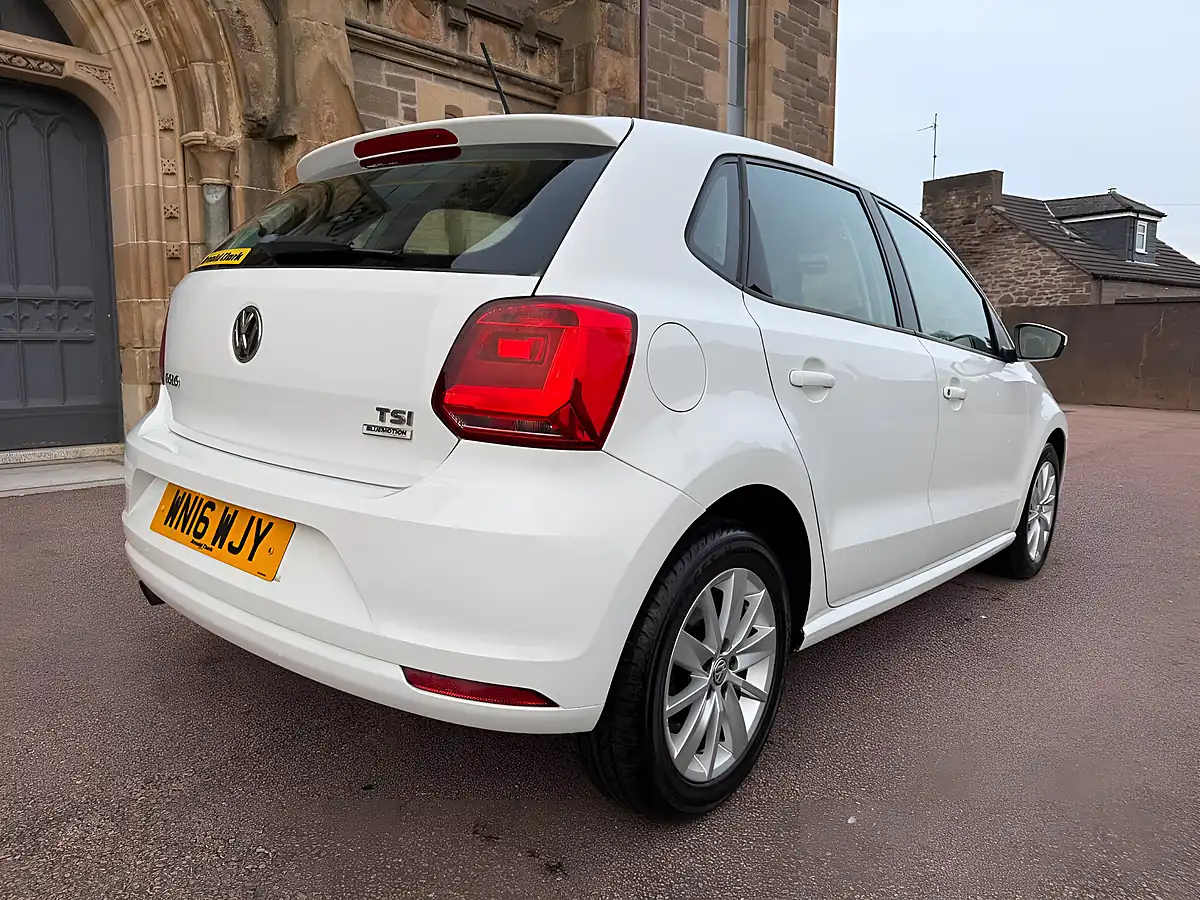 Used 2016 Volkswagen Polo Se White - Interior and Exterior details 4