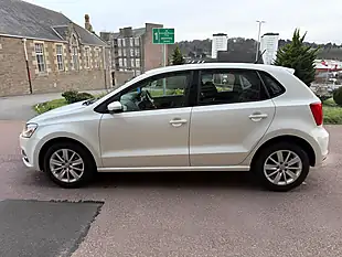 Used 2016 Volkswagen Polo Se White - Interior and Exterior details 6
