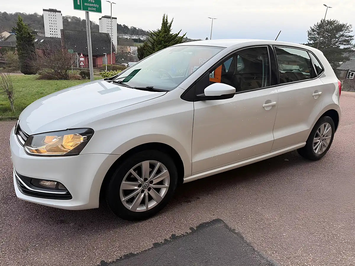 Used 2016 Volkswagen Polo Se White - Interior and Exterior details 7