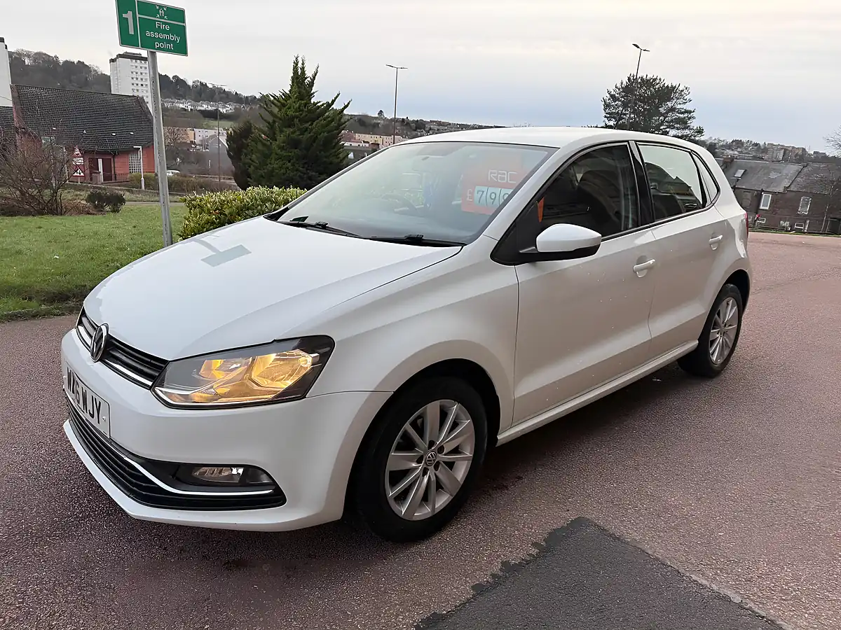 Used 2016 Volkswagen Polo Se White - Interior and Exterior details 8