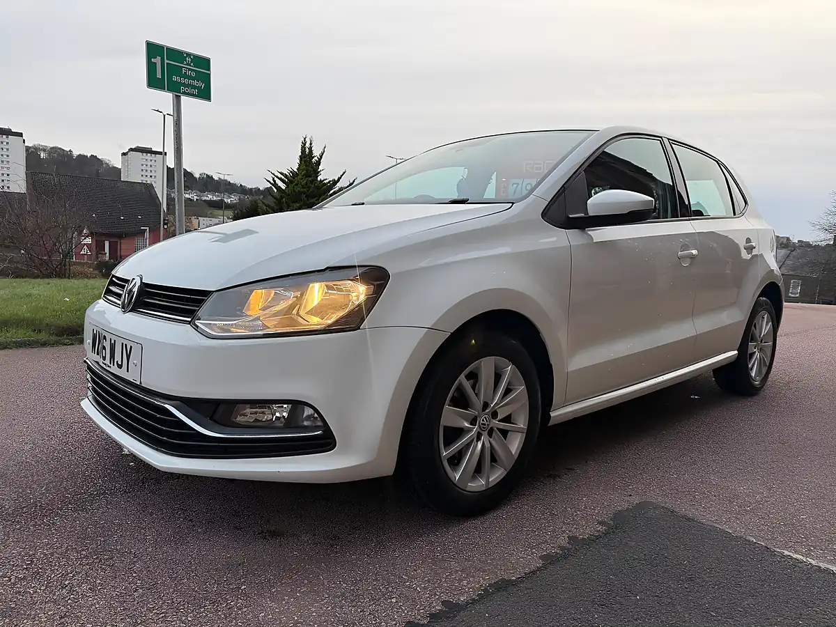 Used 2016 Volkswagen Polo Se White - Interior and Exterior details 9