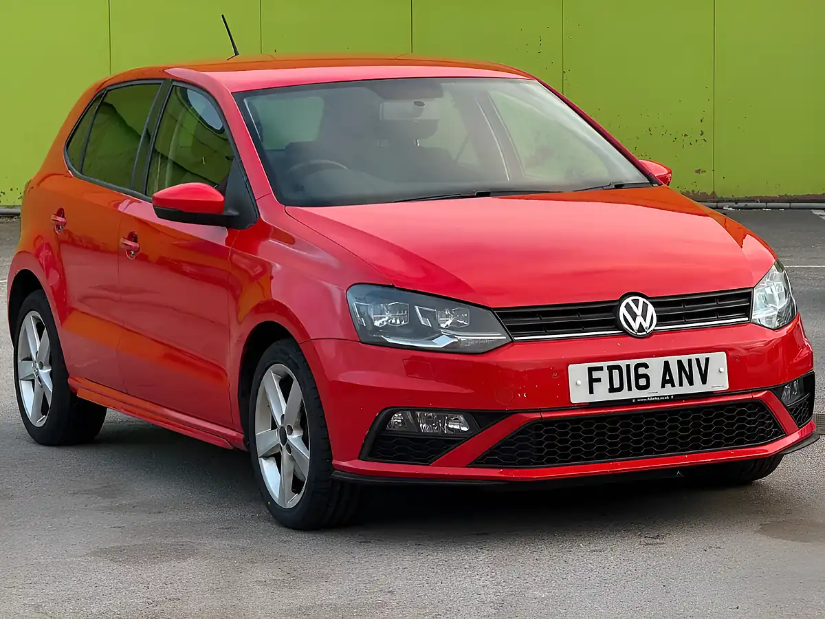 Used 2016 Volkswagen Polo Sel Red - Front View