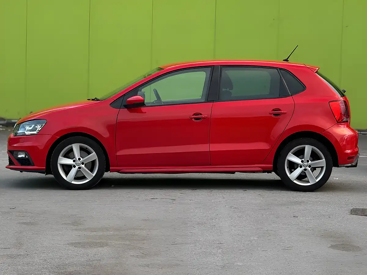 Used 2016 Volkswagen Polo Sel Red - Interior and Exterior details 10