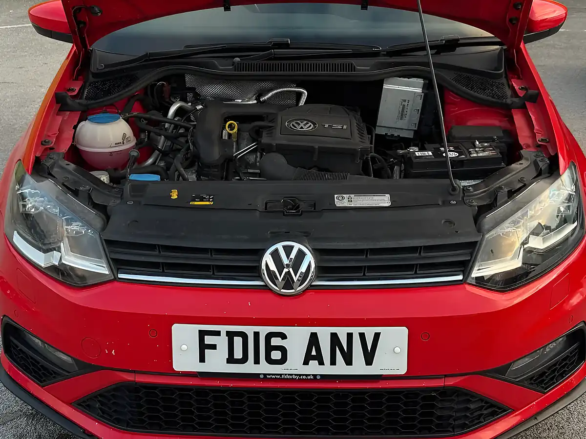 Used 2016 Volkswagen Polo Sel Red - Interior and Exterior details 11