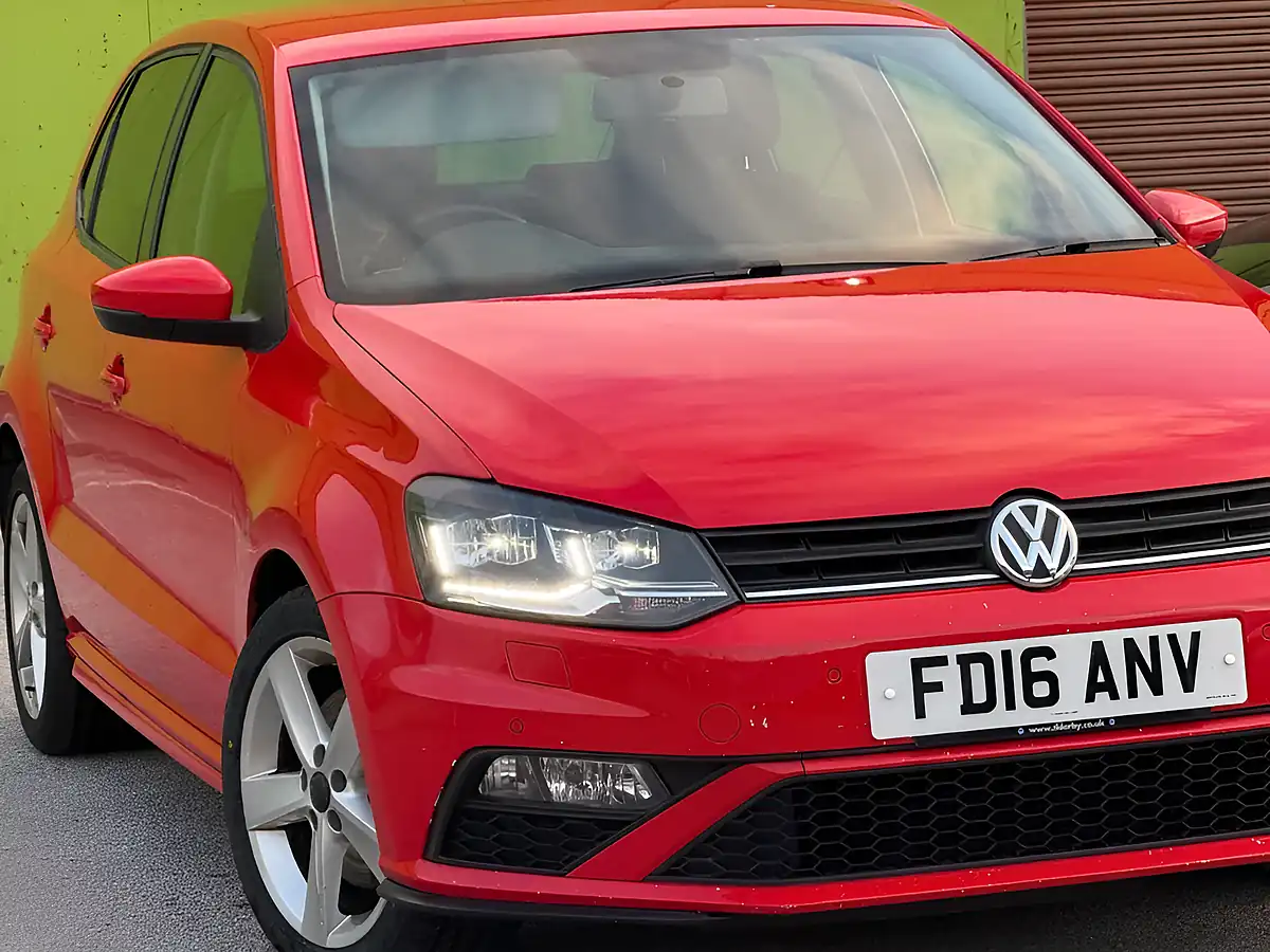 Used 2016 Volkswagen Polo Sel Red - Interior and Exterior details 2