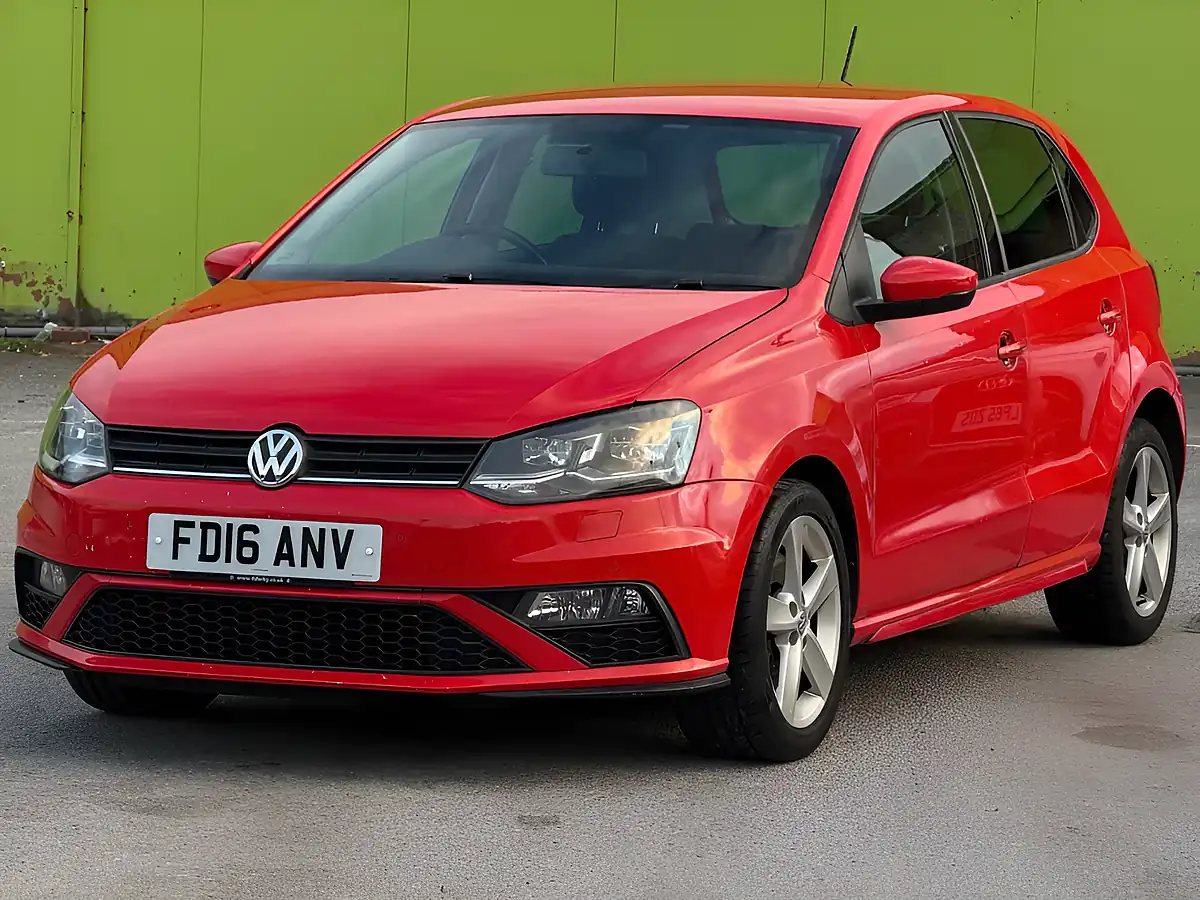 Used 2016 Volkswagen Polo Sel Red - Interior and Exterior details 3