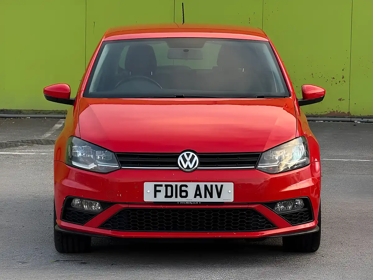 Used 2016 Volkswagen Polo Sel Red - Interior and Exterior details 4