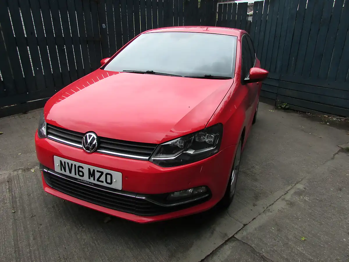 Used 2016 Volkswagen Polo Sel Red - Interior and Exterior details 2