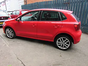 Used 2016 Volkswagen Polo Sel Red - Interior and Exterior details 4