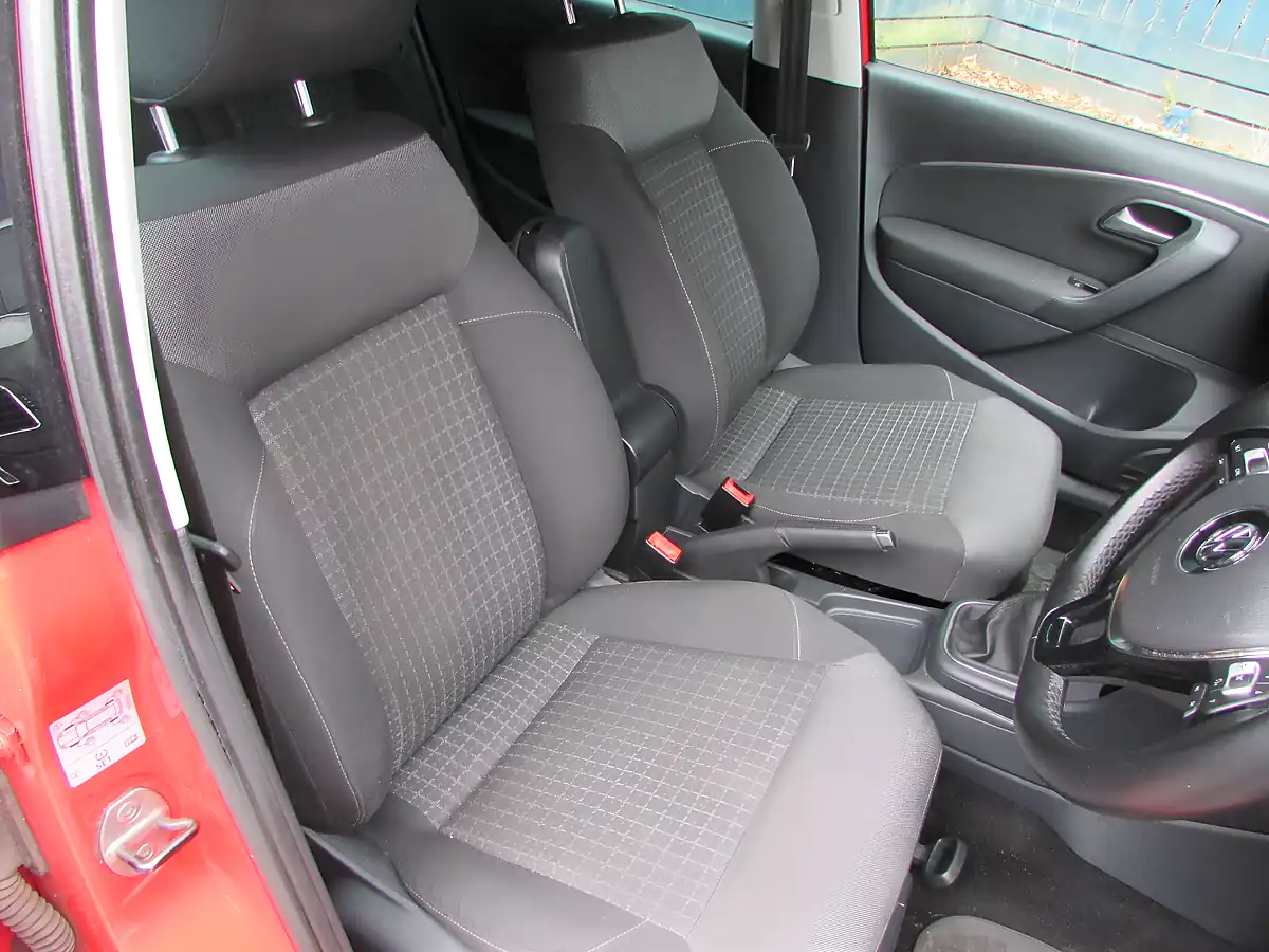 Used 2016 Volkswagen Polo Sel Red - Interior and Exterior details 8