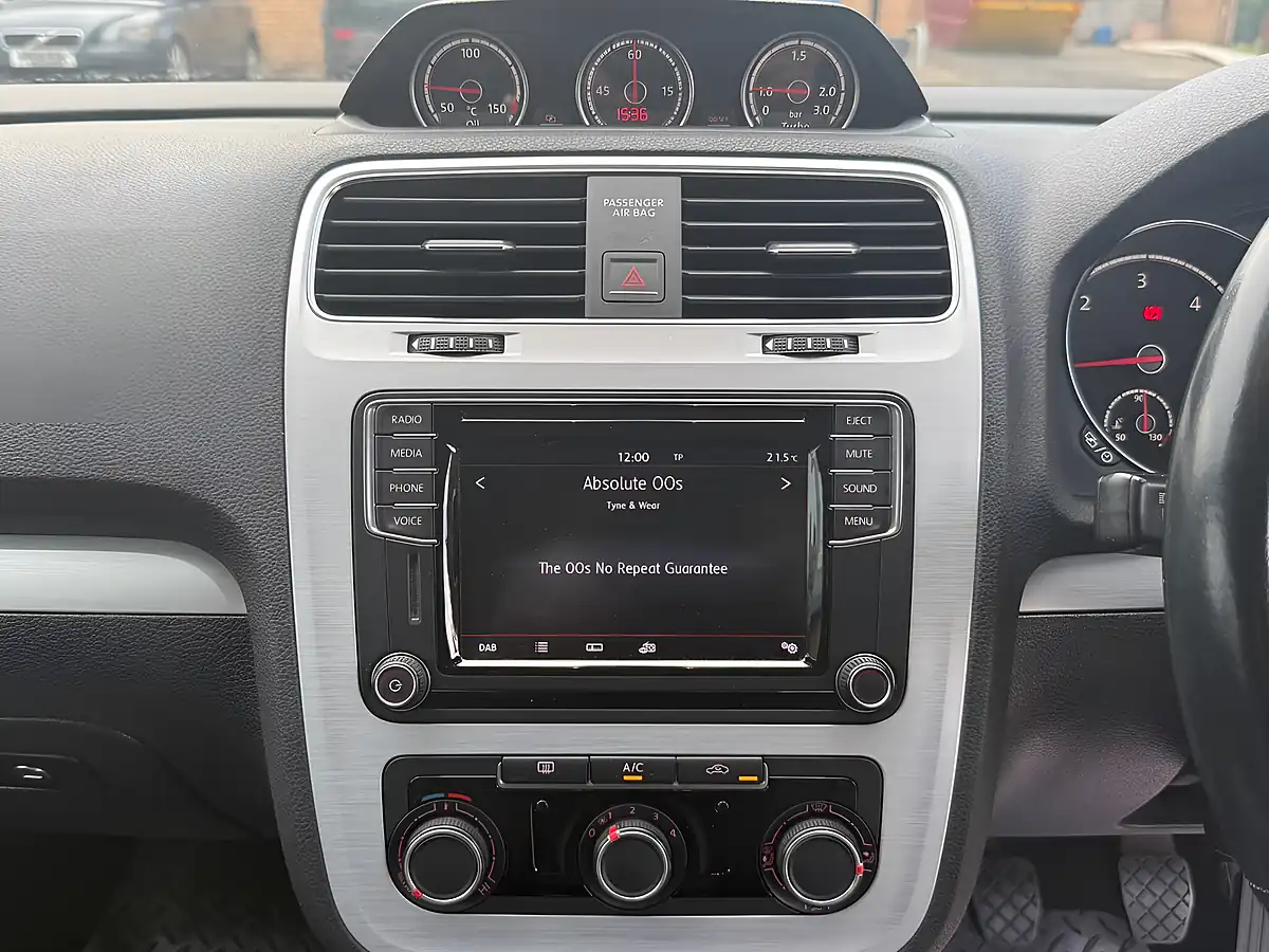 Used 2016 Volkswagen Scirocco Bluemotion Tech Euro 6 Black - Interior and Exterior details 12