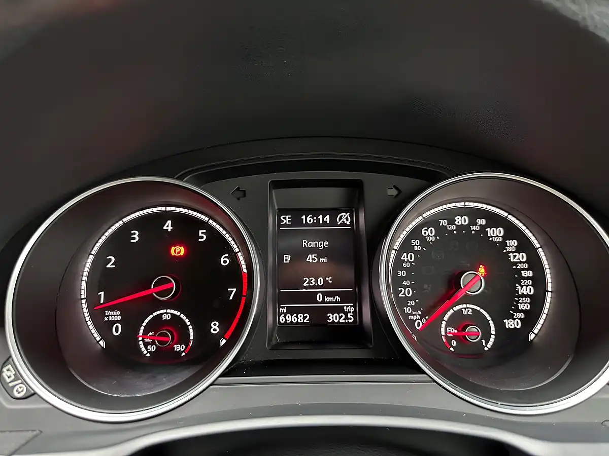 Used 2016 Volkswagen Scirocco Bluemotion Tech GT Rising Blue - Interior and Exterior details 12