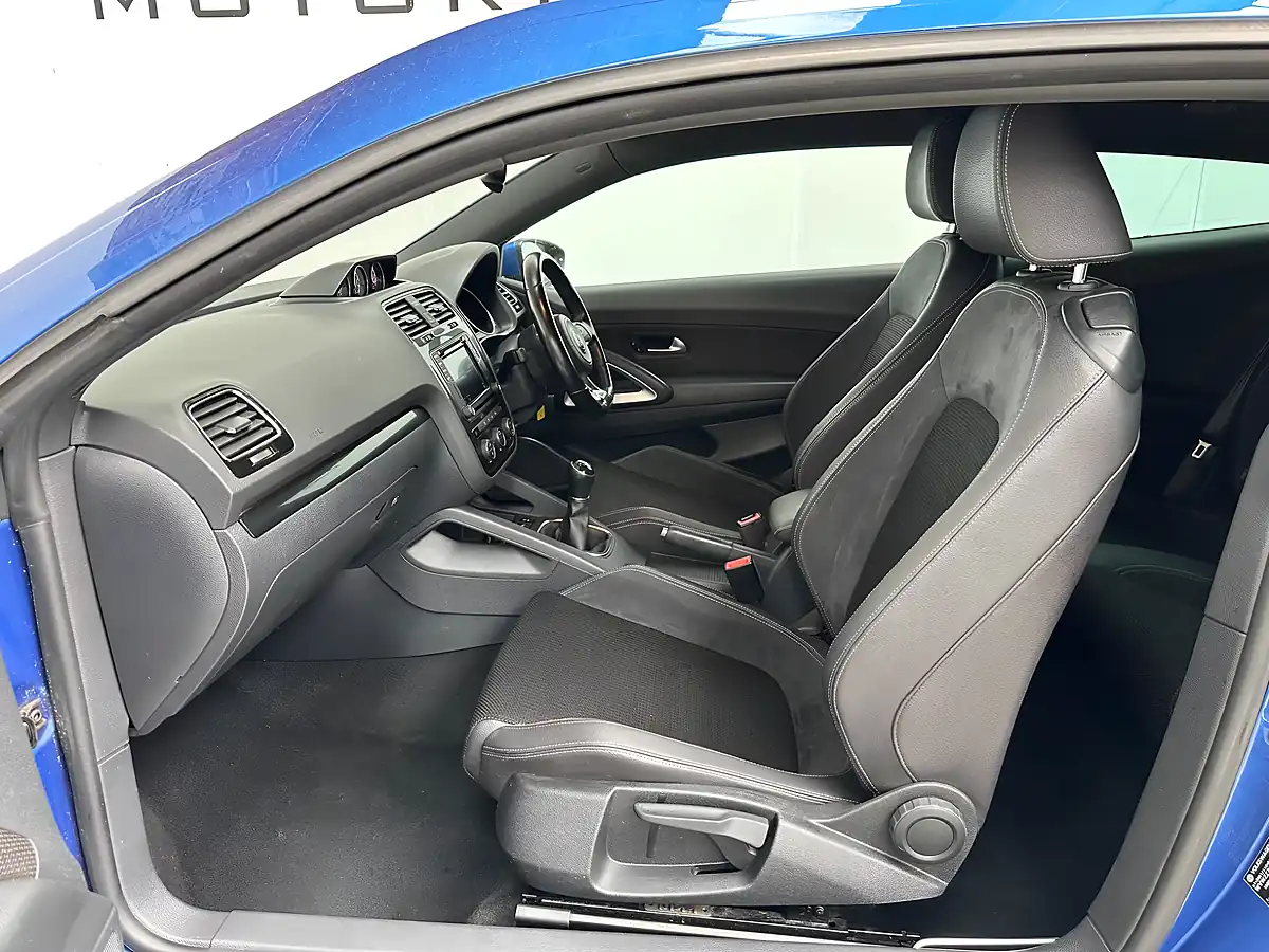 Used 2016 Volkswagen Scirocco Bluemotion Tech GT Rising Blue - Interior and Exterior details 9