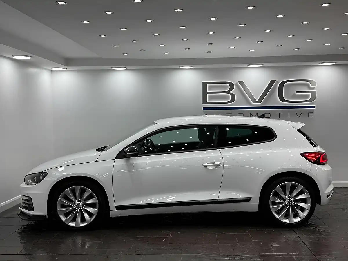 Used 2016 Volkswagen Scirocco GT Bluemotion Tech White - Interior and Exterior details 8