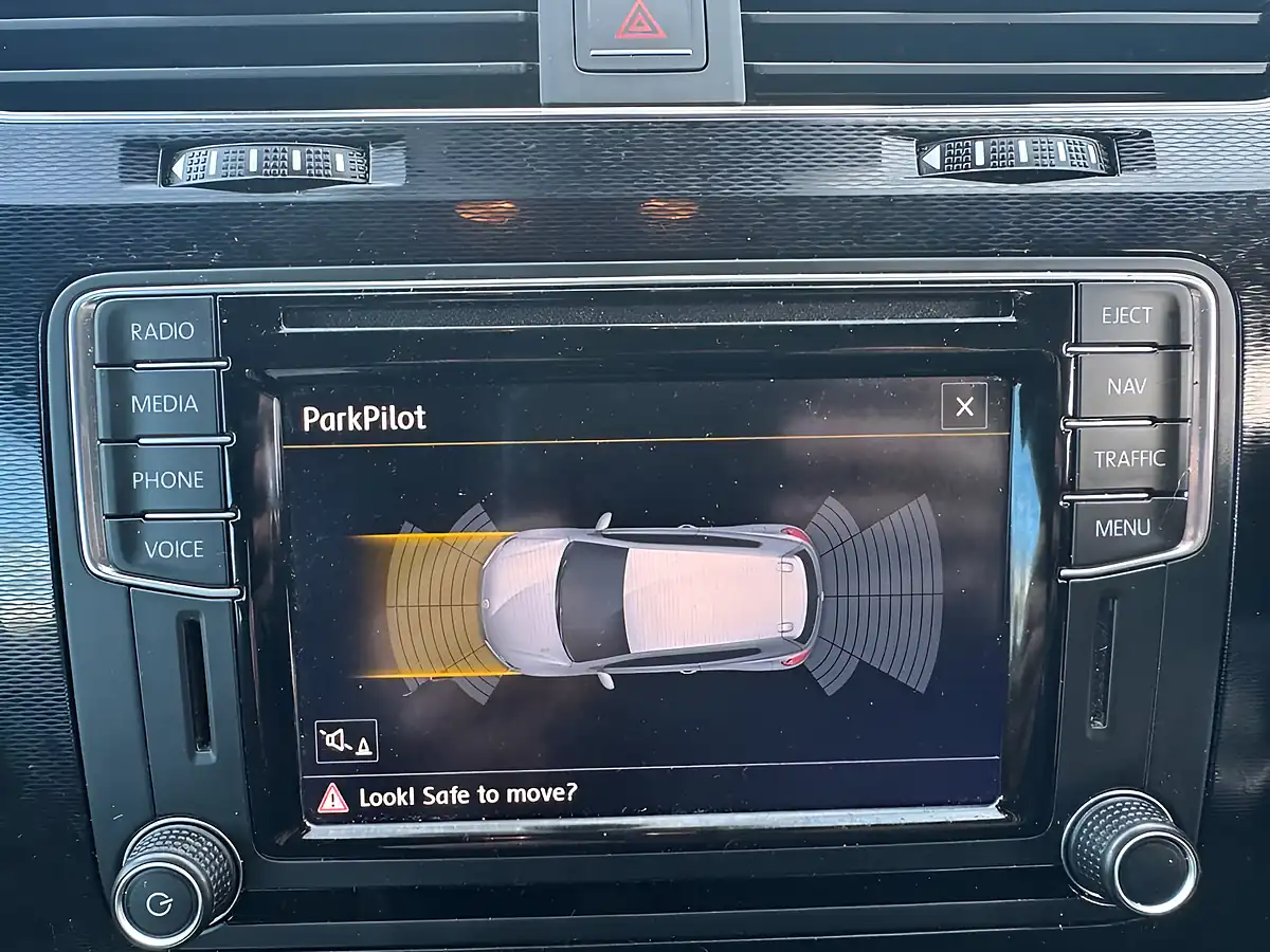 Used 2016 Volkswagen Scirocco GT White - Interior and Exterior details 8
