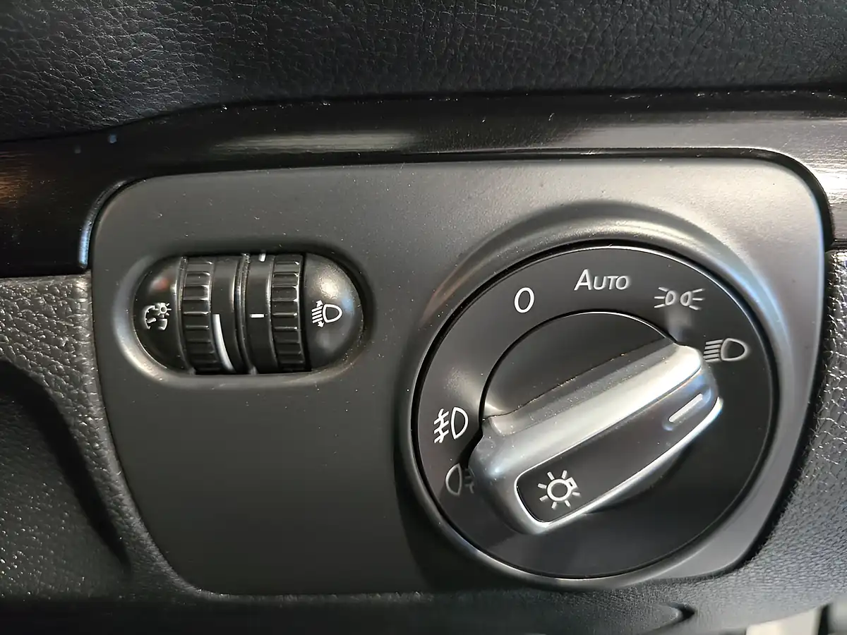 Used 2016 Volkswagen Scirocco GT White - Interior and Exterior details 16