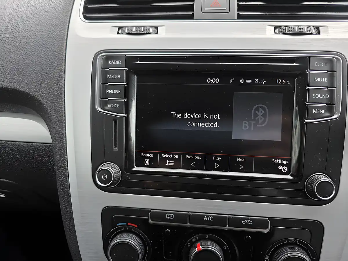 Used 2016 Volkswagen Scirocco Purple - Interior and Exterior details 12