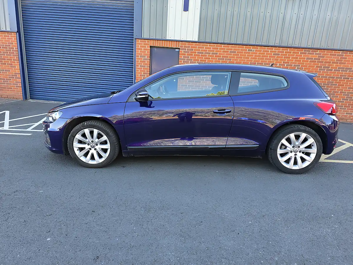 Used 2016 Volkswagen Scirocco Purple - Interior and Exterior details 4