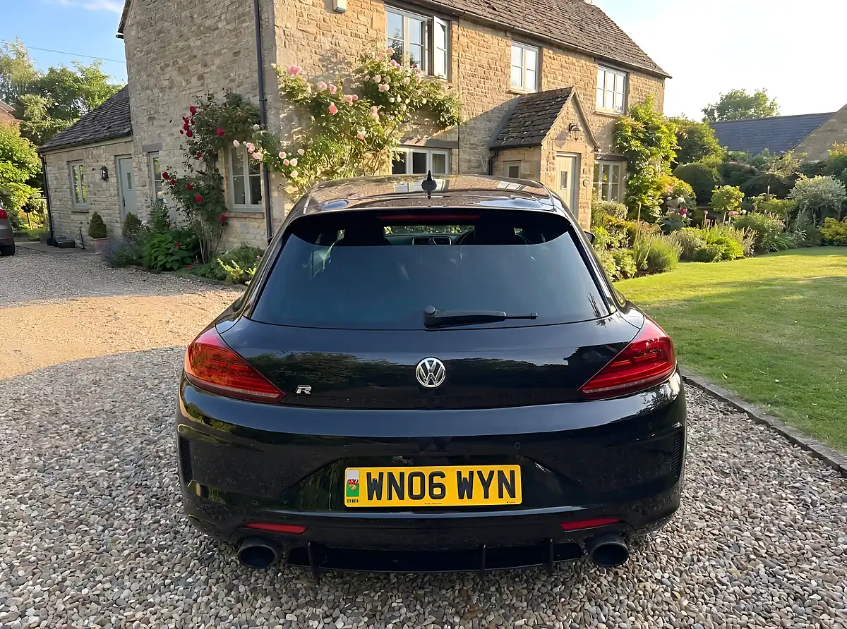 Used 2016 Volkswagen Scirocco R Bluemotion Tech Black - Interior and Exterior details 5