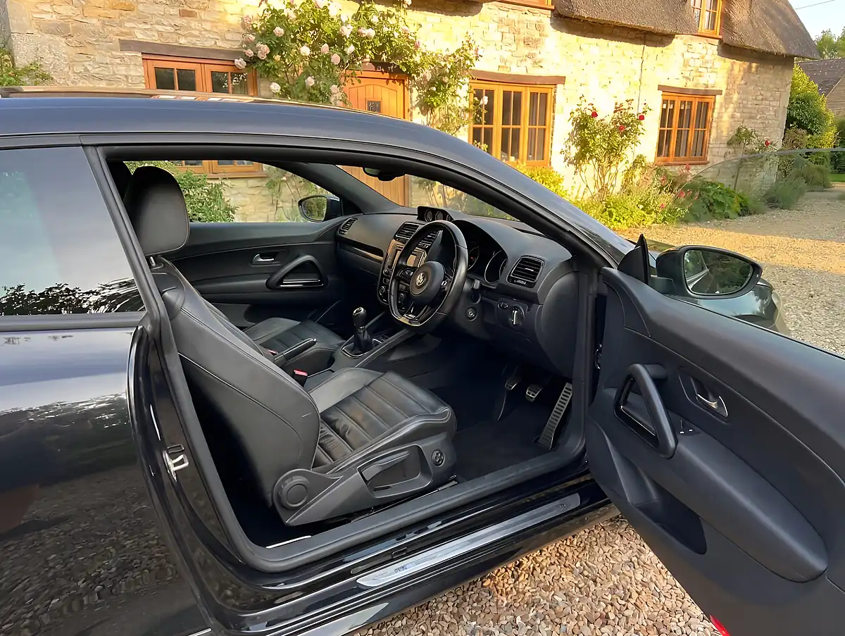 Used 2016 Volkswagen Scirocco R Bluemotion Tech Black - Interior and Exterior details 8