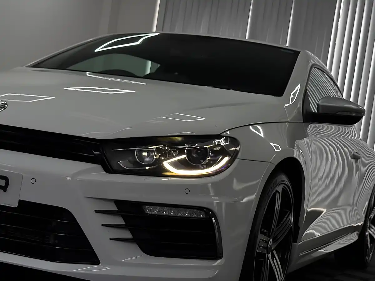 Used 2016 Volkswagen Scirocco R White - Interior and Exterior details 7